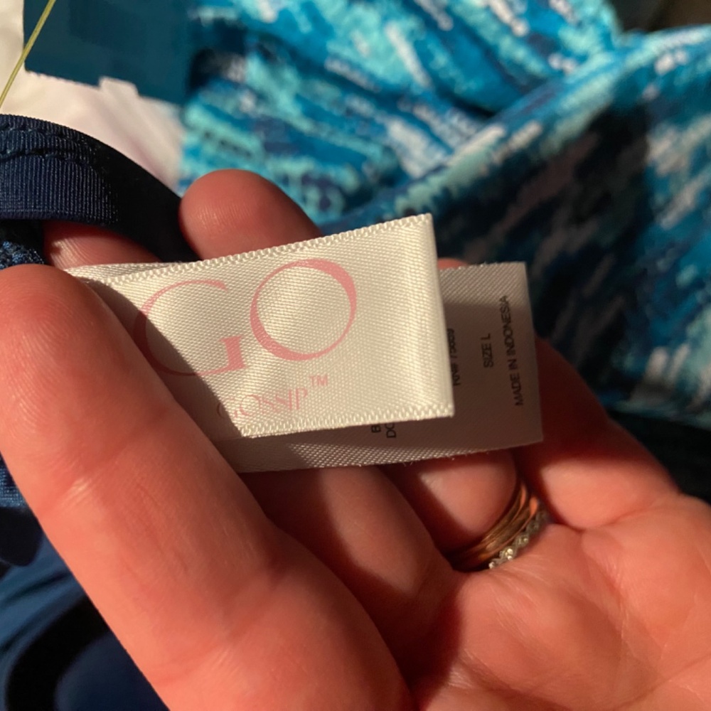 NWOT Swim Top only size L - Picture 4 of 4